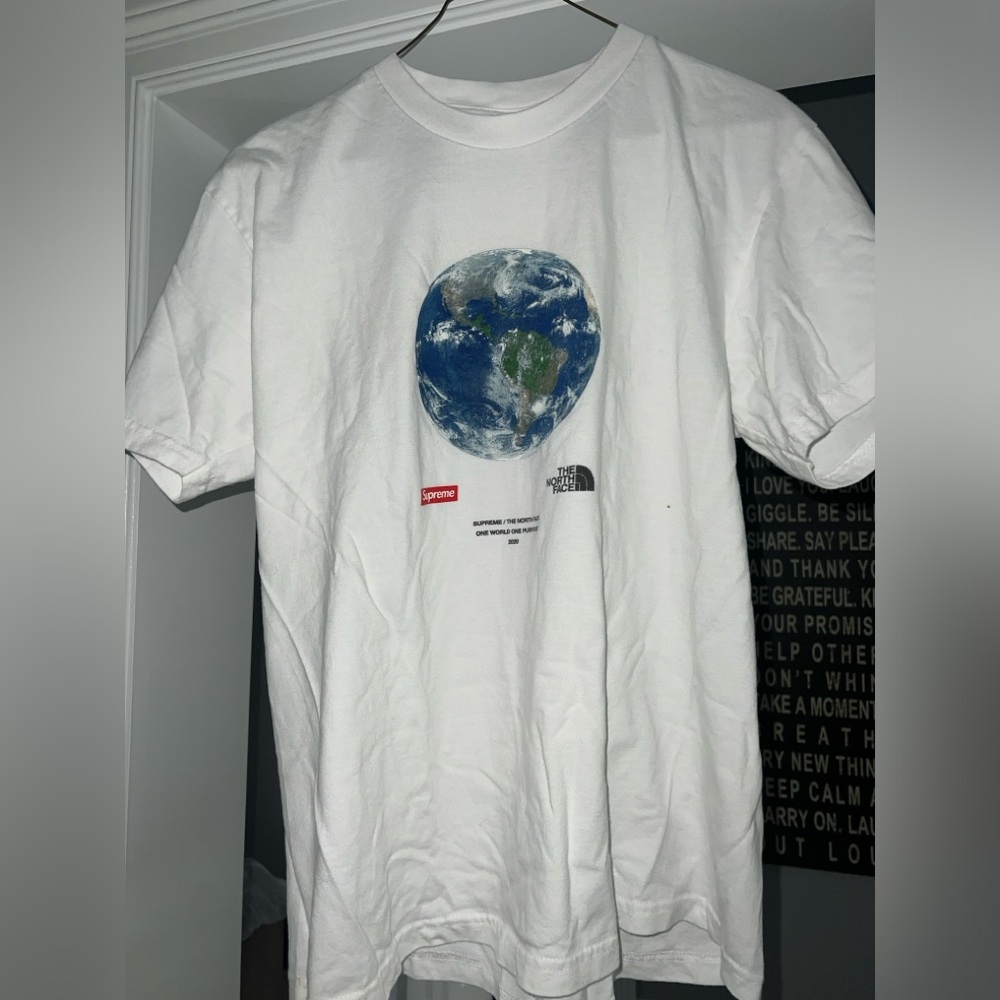 Medium Supreme North Face Globe T shirt